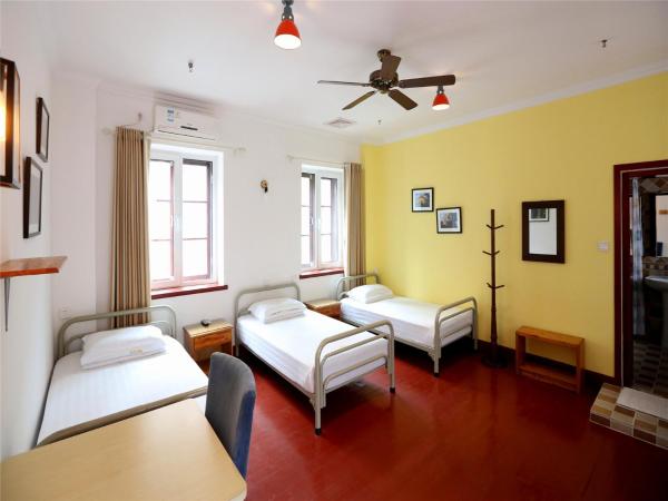 Wheat Youth Hostel Qingdao : photo 2 de la chambre chambre triple