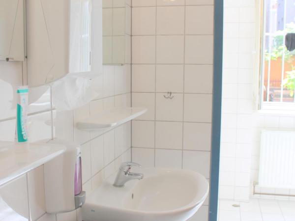 Die Fabrik - Hostel : photo 1 de la chambre chambre simple avec salle de bains commune