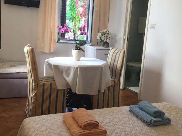 Rooms Tusculum : photo 3 de la chambre chambre double avec salle de bains privative