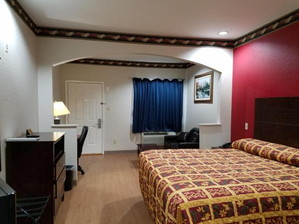 Scott Inn & Suites - Downtown Houston : photo 2 de la chambre chambre lit king-size - non-fumeurs