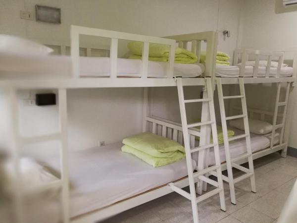Baan Bua Guest House : photo 4 de la chambre chambre familiale