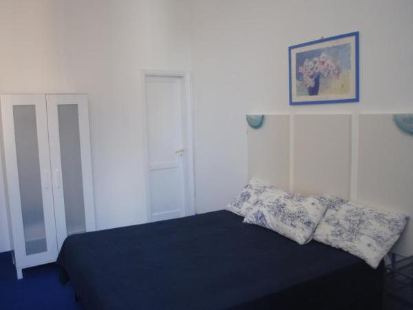 Olympia Hotel : photo 10 de la chambre chambre double ou lits jumeaux avec salle de bains