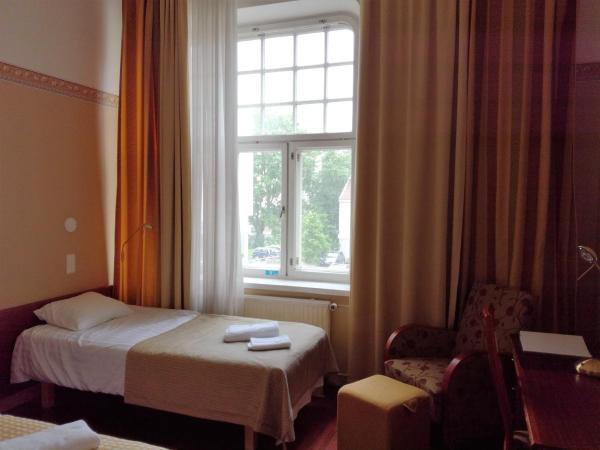 Kesähotelli Aurora : photo 3 de la chambre chambre double ou lits jumeaux