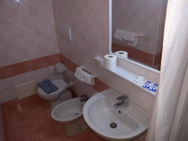Residence Giardino del Sole : photo 3 de la chambre studio familial
