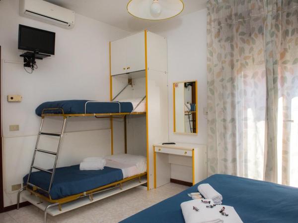 Hotel Malibran : photo 4 de la chambre chambre quadruple