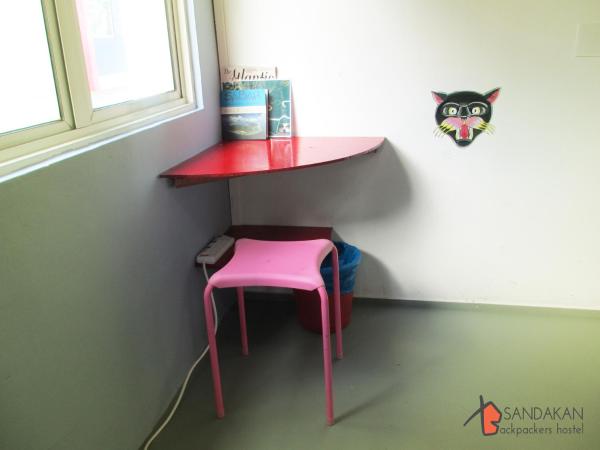 Sandakan Backpackers Hostel : photo 3 de la chambre chambre lits jumeaux standard