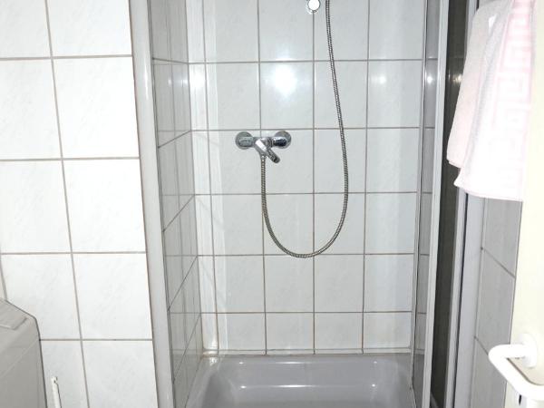 Artus Hotel : photo 2 de la chambre chambre triple