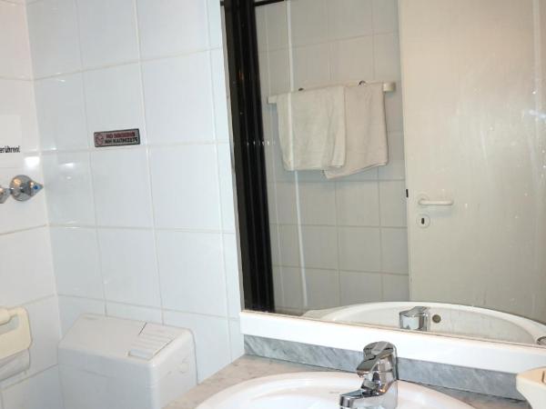 Artus Hotel : photo 4 de la chambre chambre triple