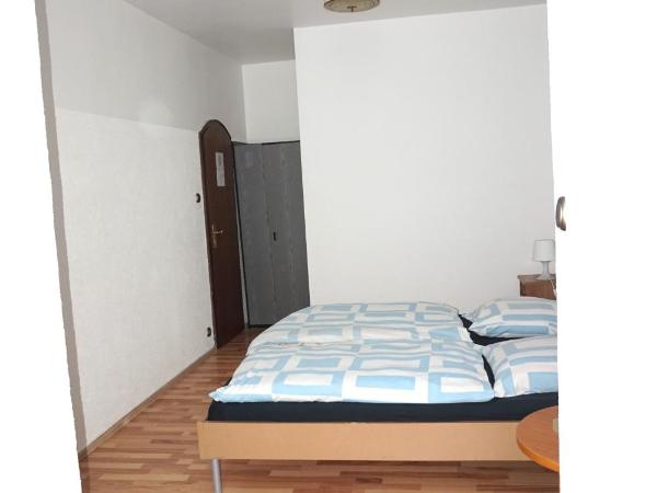 Artus Hotel : photo 8 de la chambre chambre triple