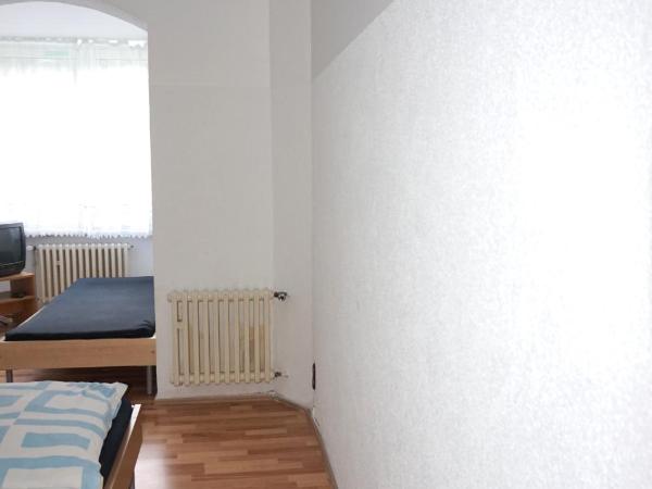 Artus Hotel : photo 9 de la chambre chambre triple