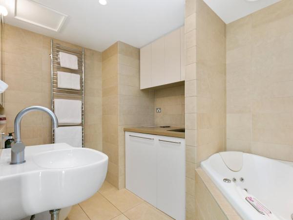 Sullivans Cove Apartments : photo 8 de la chambre appartement ixl 3 chambres de grand standing