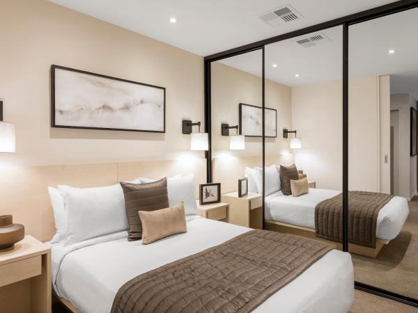 SKYE Hotel Suites Parramatta : photo 7 de la chambre chambre deux lits queen-size premier