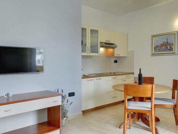 Villa NiNa B&B Rovinj : photo 10 de la chambre appartement 1 chambre avec balcon