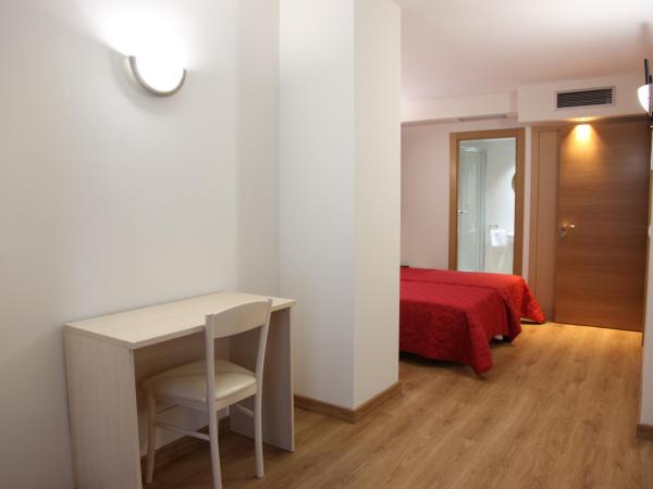 Hostal Santel San Marcos : photo 1 de la chambre room #41746129