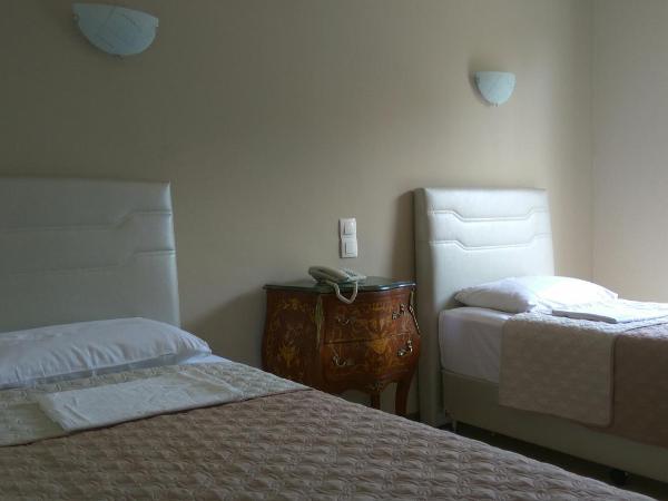 Hotel Anesi : photo 1 de la chambre chambre triple