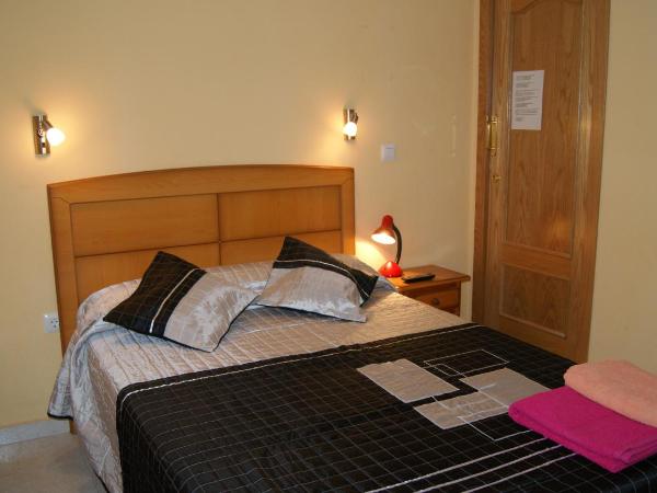 Casa Huésped Magdalena : photo 8 de la chambre chambre double Économique avec salle de bains privative