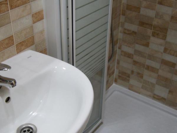 Casa Huésped Magdalena : photo 2 de la chambre chambre double avec salle de bains privative