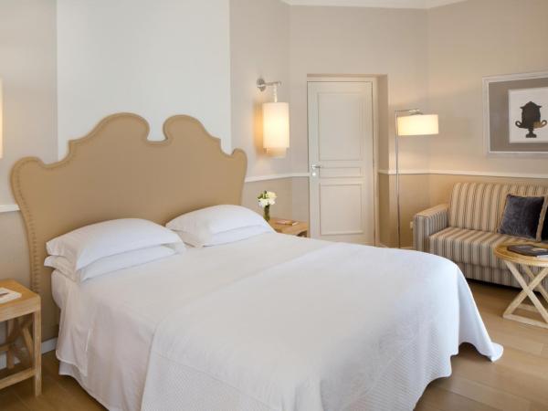 Starhotels Terminus : photo 1 de la chambre chambre double ou lits jumeaux deluxe - vue sur vésuve