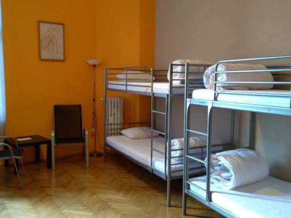 Bubble Hostel : photo 1 de la chambre lit superposé dans dortoir pour femmes 