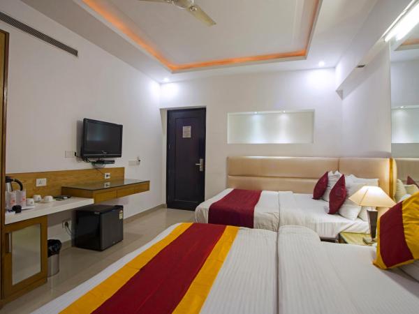 Hotel Krishna - By RCG Hotels : photo 1 de la chambre chambre familiale