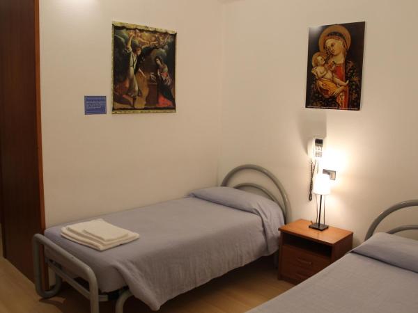 Ospitalità San Tommaso d'Aquino : photo 3 de la chambre chambre lits jumeaux