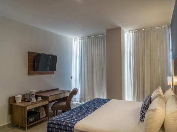 Ocean View Beach Hotel : photo 4 de la chambre chambre lit queen-size standard avec vue sur mer