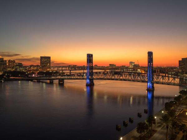 Hyatt Regency Jacksonville Riverfront : photo 5 de la chambre chambre lit king-size - vue sur rivière