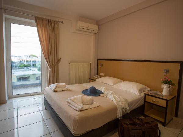 Theofilos City Hotel : photo 3 de la chambre chambre double avec balcon
