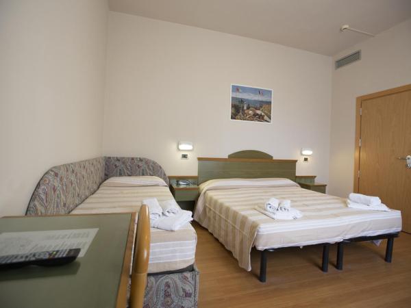 Hotel Impero : photo 2 de la chambre chambre triple