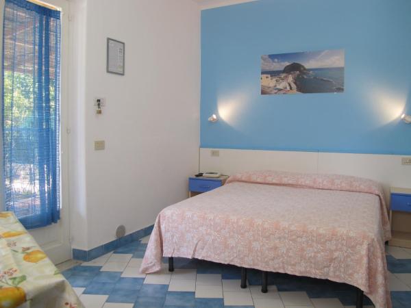 Aparthotel Villa Marinù : photo 2 de la chambre studio - vue sur mer
