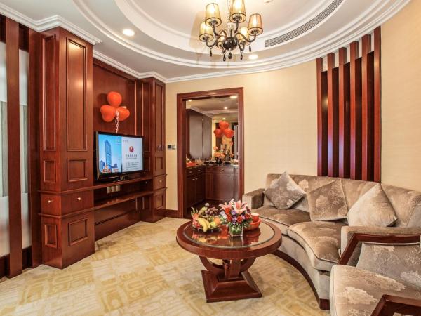 Soluxe Hotel Guangzhou - Overseas Buyers Registration Service&Canton Fair Free Shuttle Bus 15 Oct to 04 Nov : photo 10 de la chambre suite deluxe
