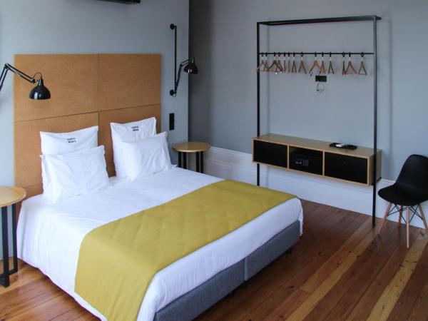 Porto Music Guest House : photo 3 de la chambre suite avec balcon - vue sur ville