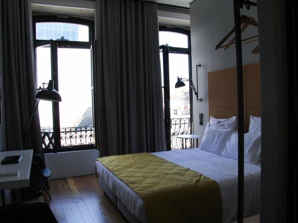 Porto Music Guest House : photo 6 de la chambre chambre de luxe avec balcon - vue sur ville