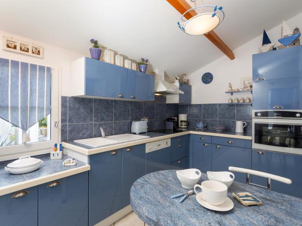 Madame Vacances Le Domaine de Vertmarines : photo 4 de la chambre villa 3 chambres avec piscine privée