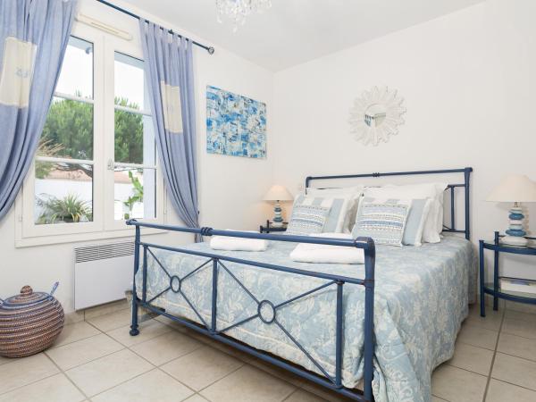 Madame Vacances Le Domaine de Vertmarines : photo 6 de la chambre villa 3 chambres avec piscine privée