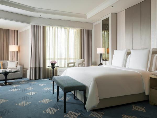 Four Seasons Hotel Macao : photo 1 de la chambre suite 2 chambres royale avec 1 lit king-size et 2 lits jumeaux 