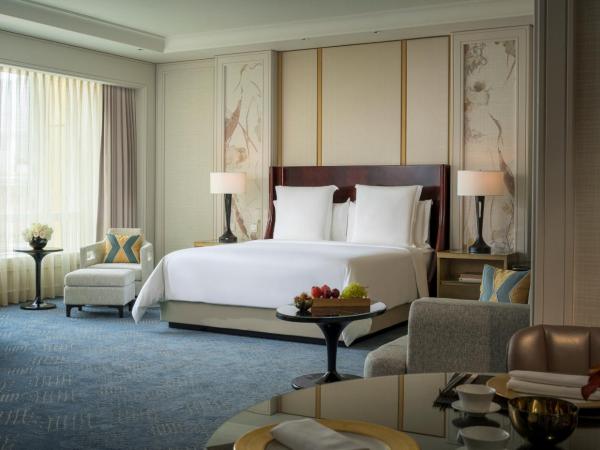 Four Seasons Hotel Macao : photo 2 de la chambre chambre lit king-size premier