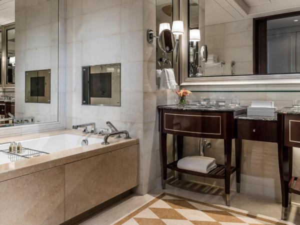 Four Seasons Hotel Macao : photo 4 de la chambre chambre lit king-size supérieure