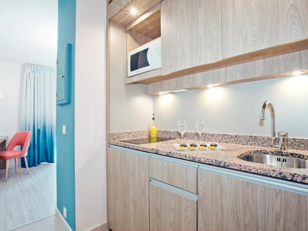 Residhome Nice Promenade : photo 4 de la chambre appartement standard avec balcon (4 adultes)