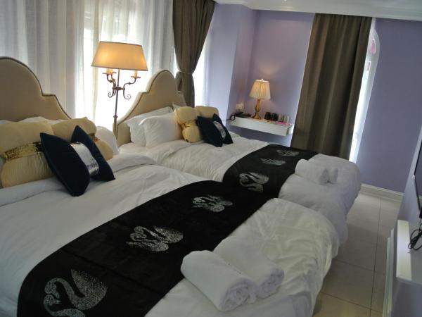 1 Day Car Hotel Station 18 : photo 2 de la chambre chambre quadruple classique