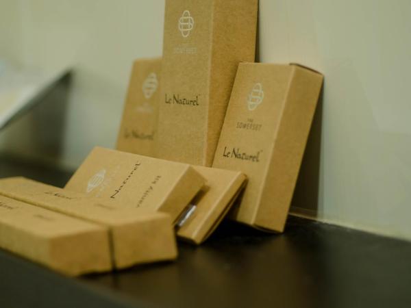 The Somerset Hotel : photo 10 de la chambre premier business suite (free return airport transfer, 10% off on food & beverage and complimentary gym access)