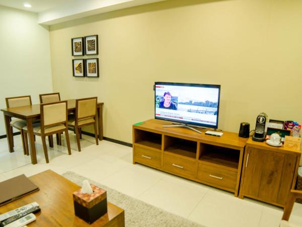 The Somerset Hotel : photo 2 de la chambre premier business suite (free return airport transfer, 10% off on food & beverage and complimentary gym access)