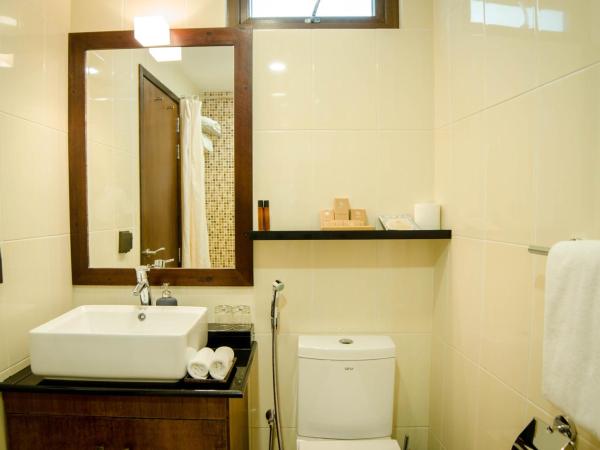 The Somerset Hotel : photo 6 de la chambre chambre double supérieure (transfert retour aéroport gratuit, 10 % de réduction sur nourriture et boissons et accès gratuit à salle de sport)