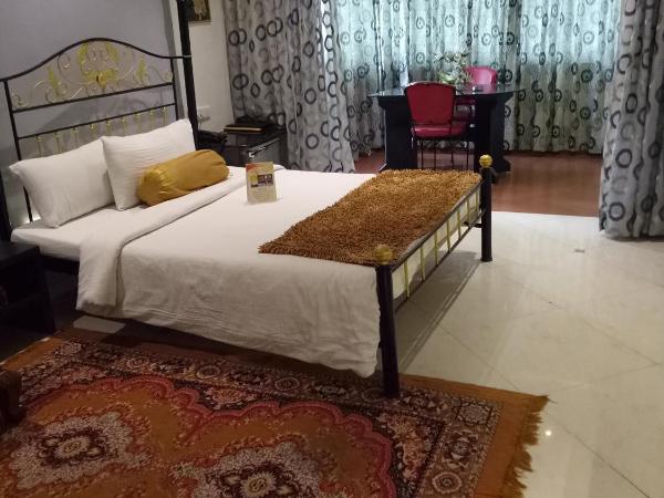 Prithvi Hotels : photo 4 de la chambre chambre lit king-size avec balcon