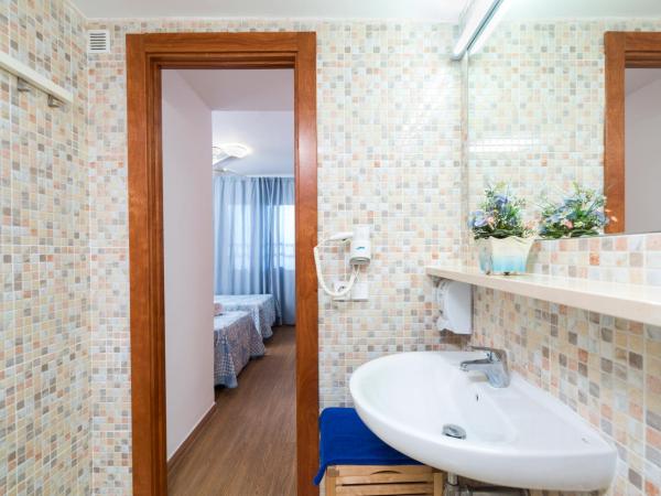 Apartaments Els Llorers : photo 6 de la chambre appartement 1 chambre (2-4 adultes) - vue sur mer