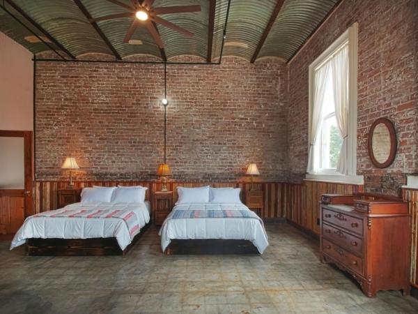 Inn at the Old Jail : photo 4 de la chambre chambre supérieure avec 2 lits queen-size