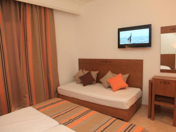 Hotel Menara : photo 2 de la chambre chambre triple