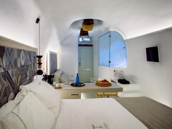 Aperto Suites - Adults Only : photo 2 de la chambre suite troglodyte avec jacuzzi intérieur 