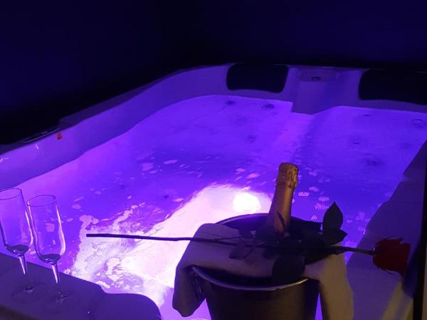 Au Charme de Pépiole : photo 10 de la chambre chambre double avec terrasse