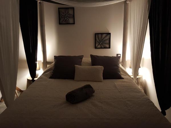 Au Charme de Pépiole : photo 9 de la chambre chambre double avec terrasse